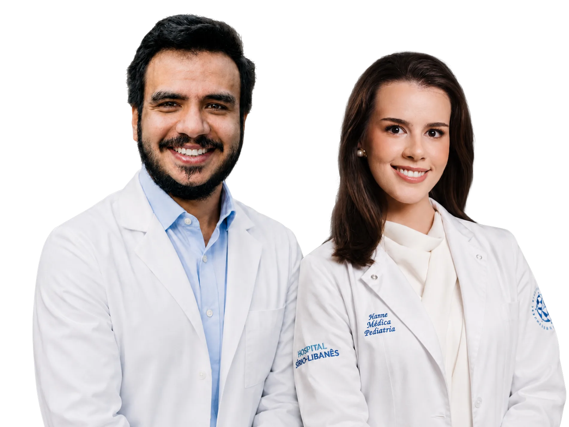 Dois médicos sorrindo, prontos para atender